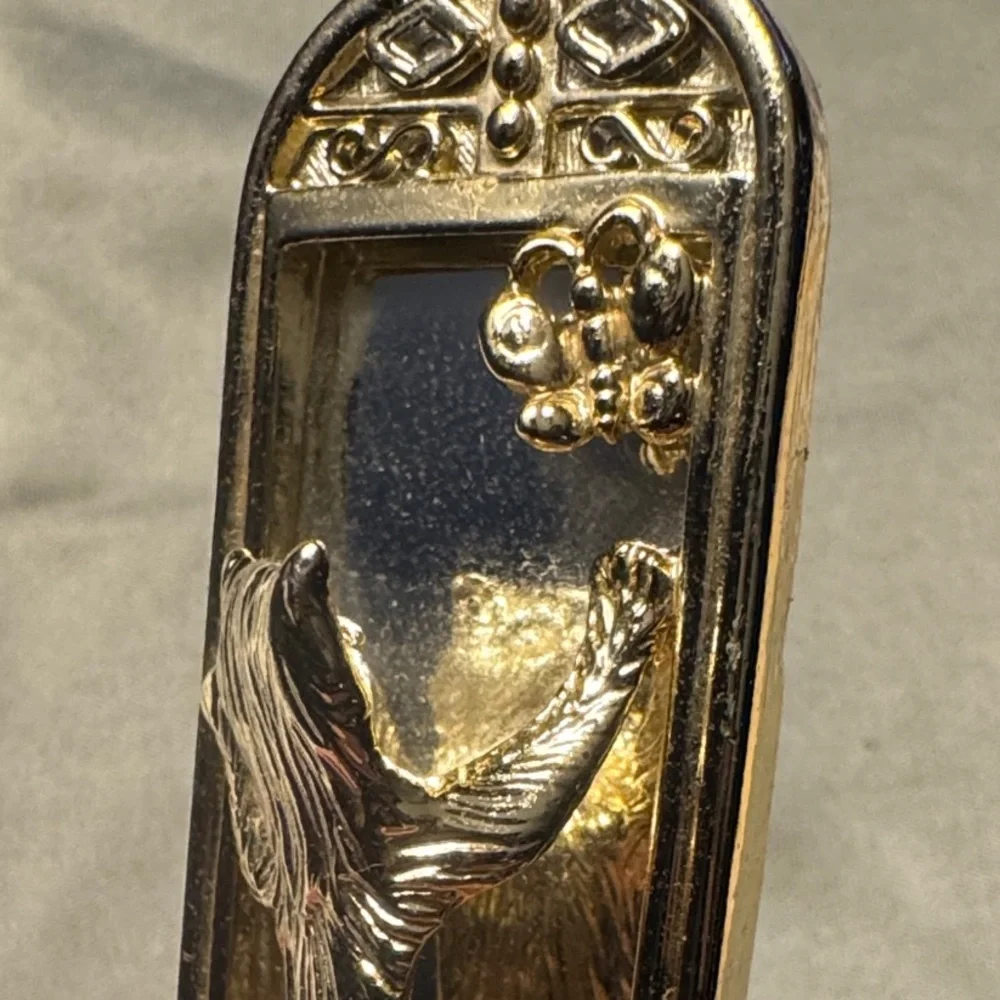 Adorable Vintage AJC cat & mirror brooch